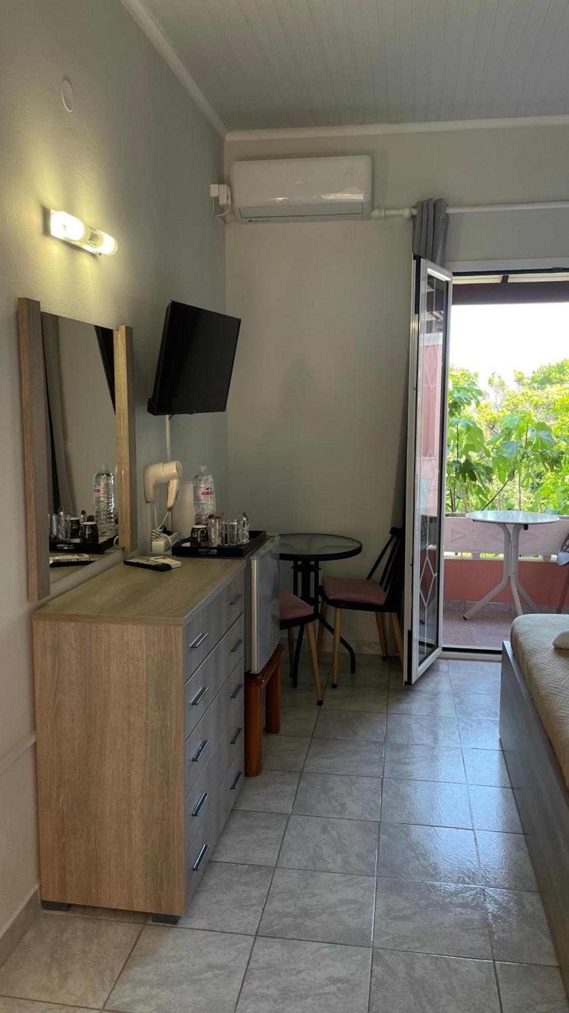 Alonaki Bay Apartment Halikounas Exterior photo